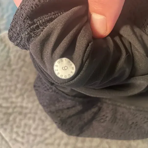 Lululemon In Depth Jacket Lace Combo Black Edition RARE Athletic Size 6 EUC - Picture 4 of 14